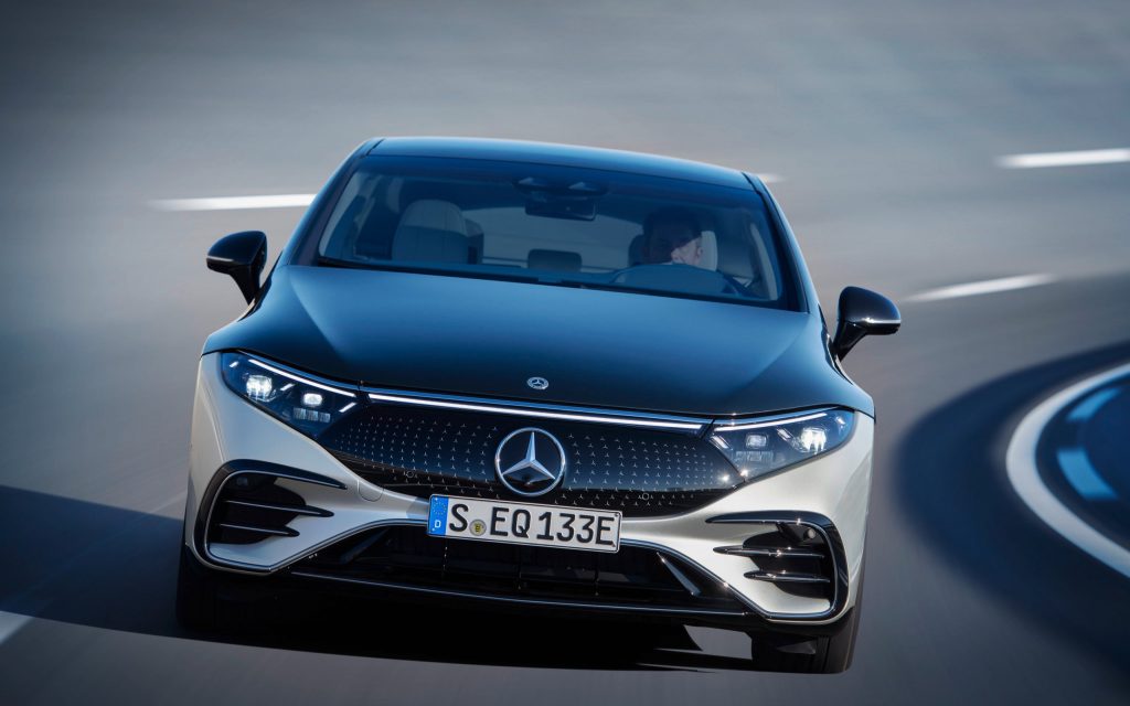 L’auto elettrica tanto attesa: la Mercedes EQS compete per Tesla