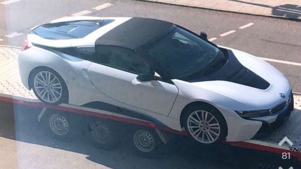 Un’immagine di una BMW di lusso a Monaco di Baviera evoca l’orrore – “Omg fuc*”!