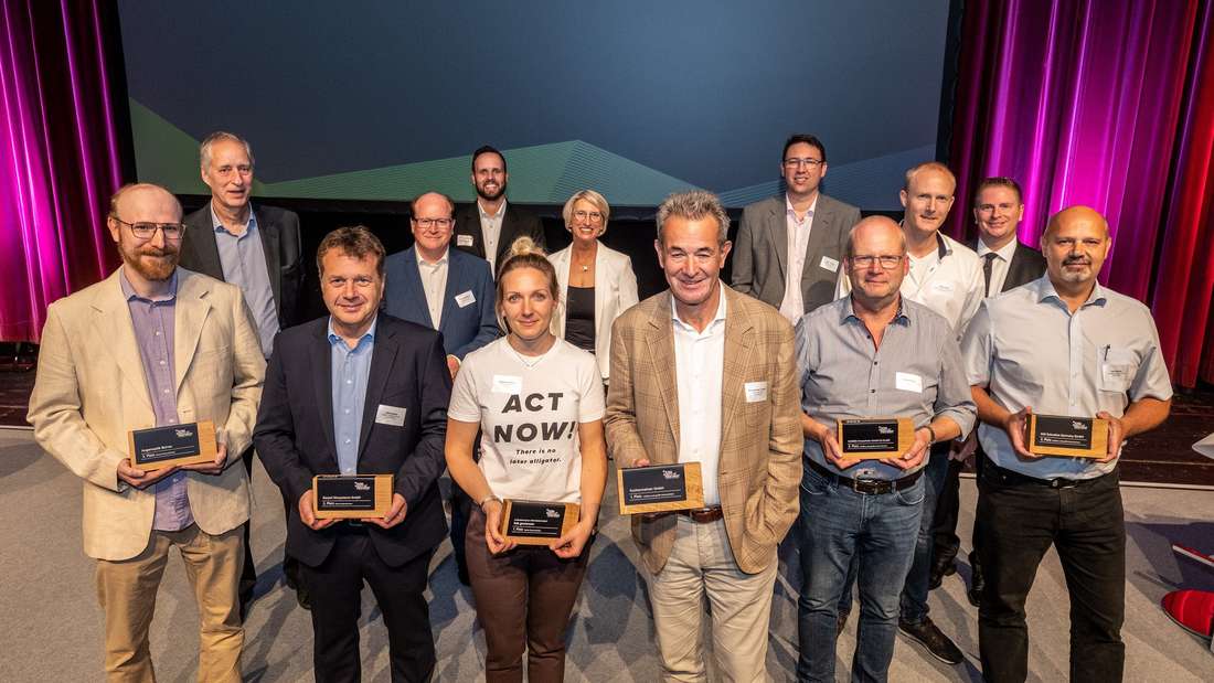 Vincitori del primo premio per la protezione del clima per la città di Soest (prima fila).