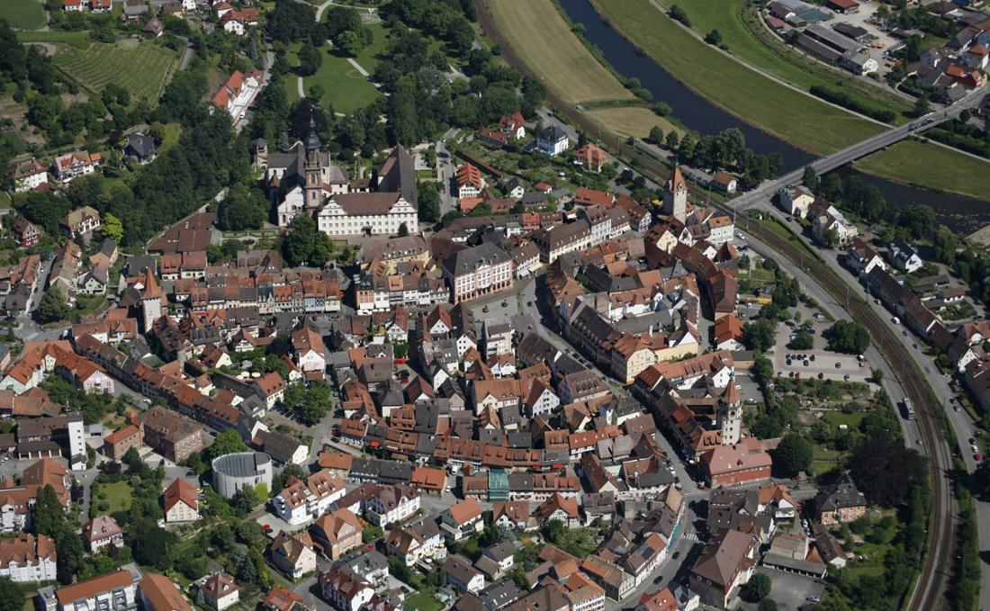 Veduta del centro storico di Gengenbach nel Kinzigtal (Ortenaukreis). 