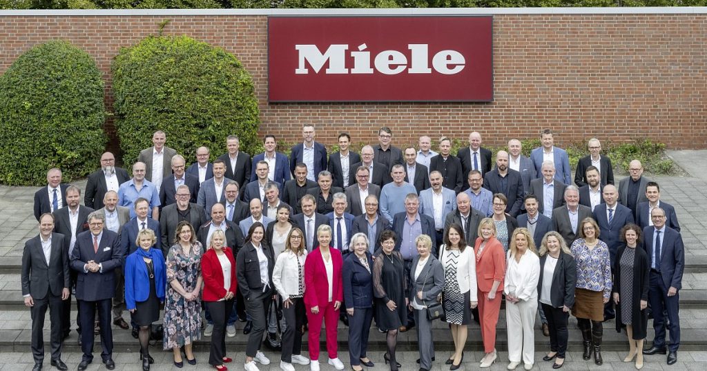 Miele, con sede a Guetersloh, premia 217 dipendenti provenienti da 13 paesi