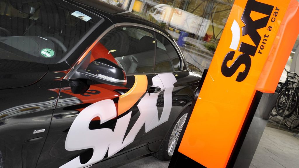 Sixt si allontana dalle auto elettriche