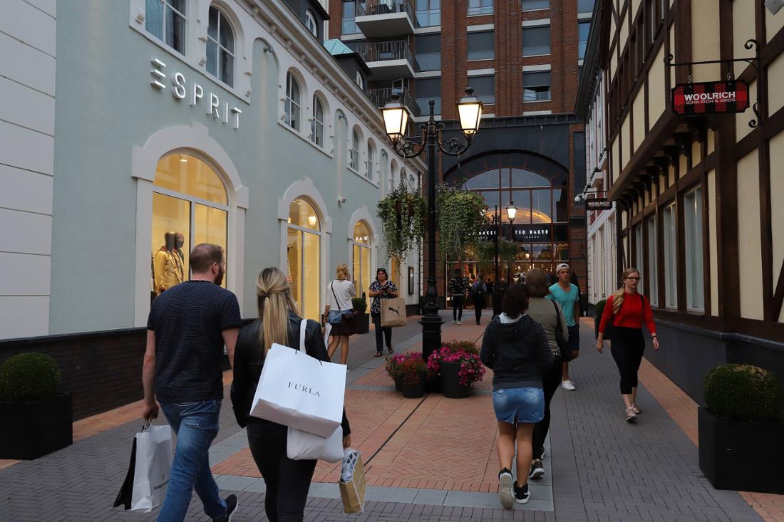 Guarda al Designer Outlet Roermond.