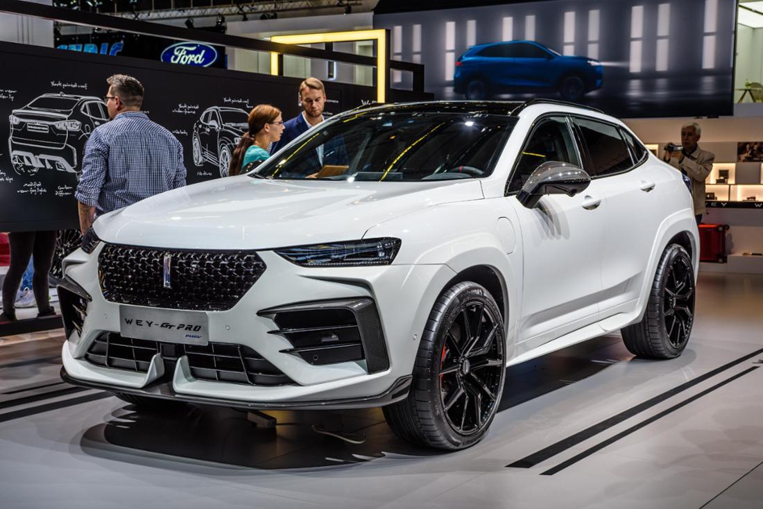 SUV elettrico Great Wall Motors WEY GT PRO Concept in bianco