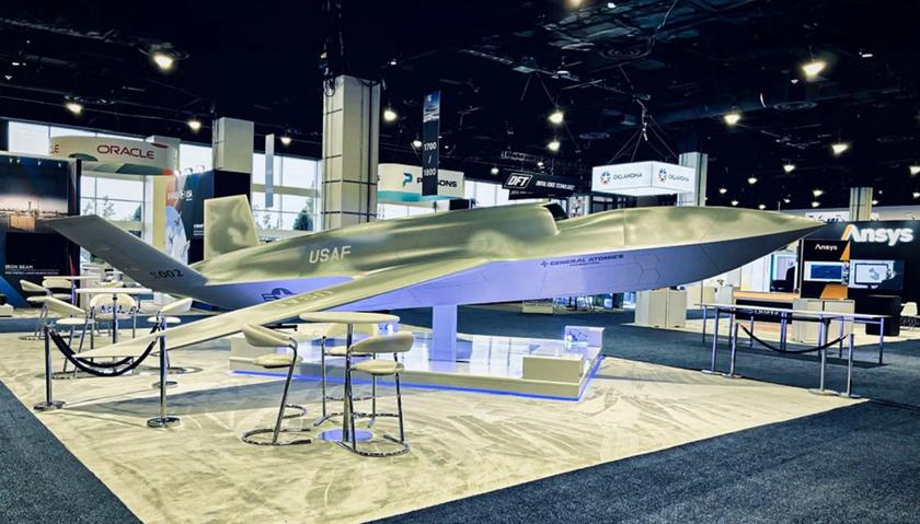 La società americana General Atomics ha presentato un modello a grandezza naturale di un drone da combattimento usa e getta