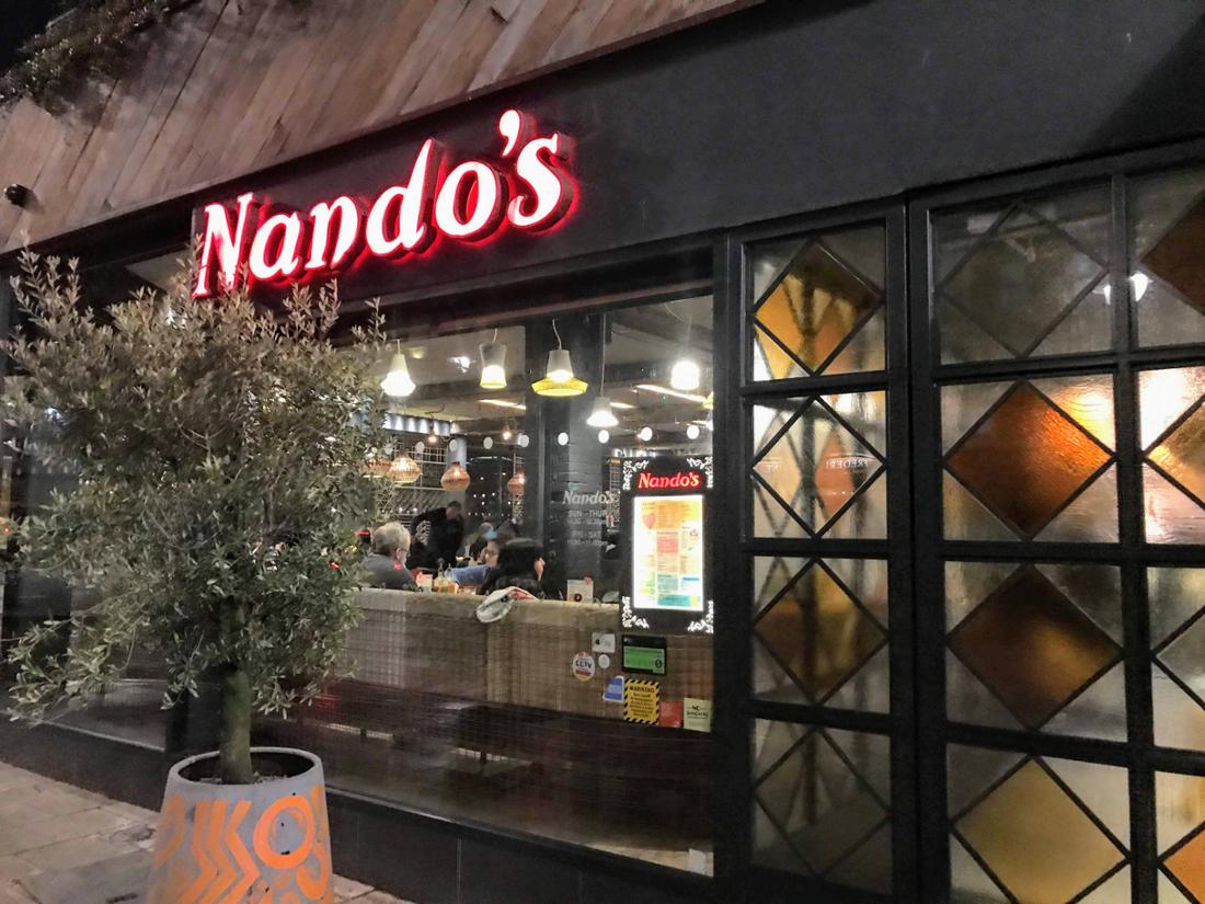 Nando's combina la cucina sudafricana e portoghese.