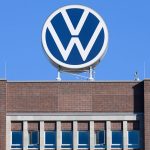 Misure di austerità della Volkswagen: ex manager fanno causa per bonus e aumenti salariali | politica